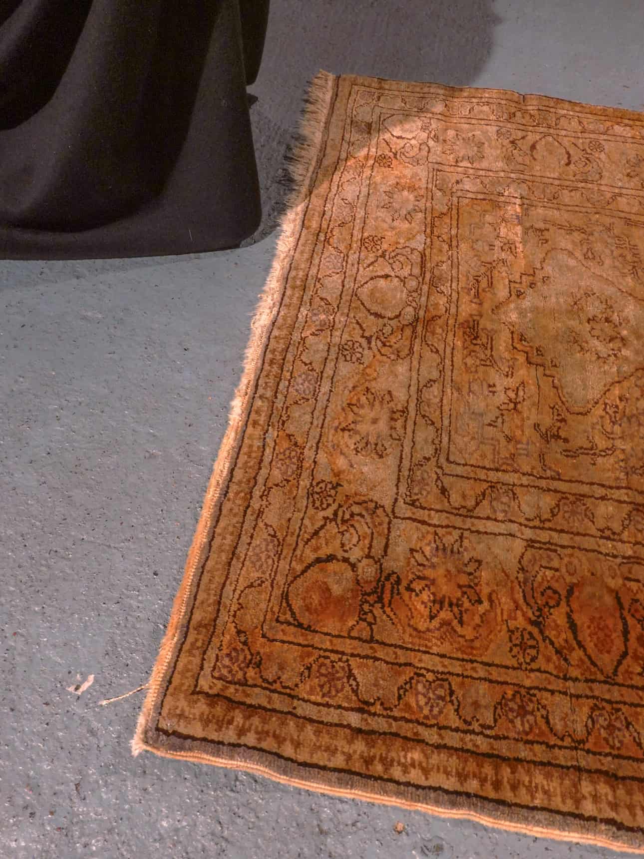 silkkimatto kultaisen hehkuva kayseri 136 x 89 cm lataa uudet kuvat