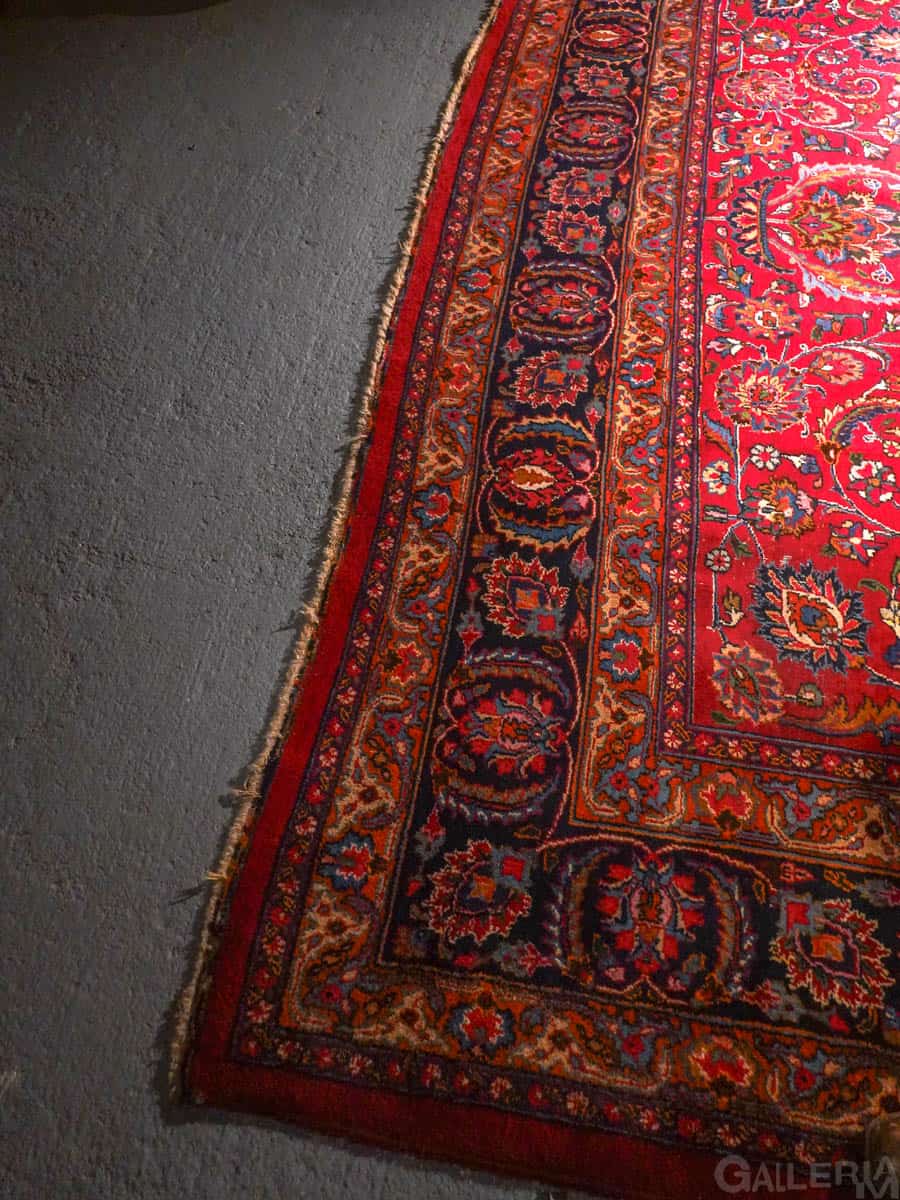 hehkuvan viininpunainen palatsikokoinen meshed – 400 x 300 cm