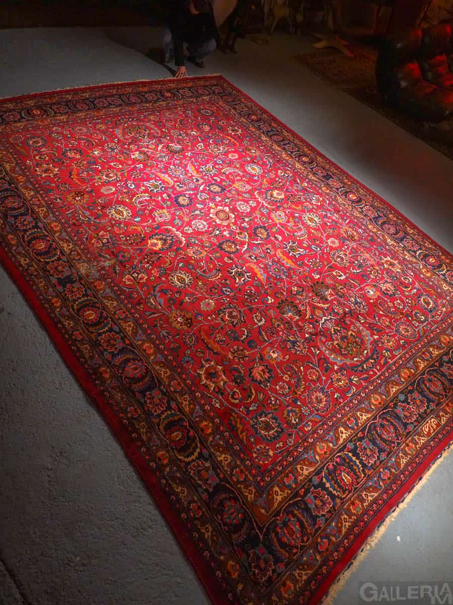 hehkuvan viininpunainen palatsikokoinen meshed – 400 x 300 cm