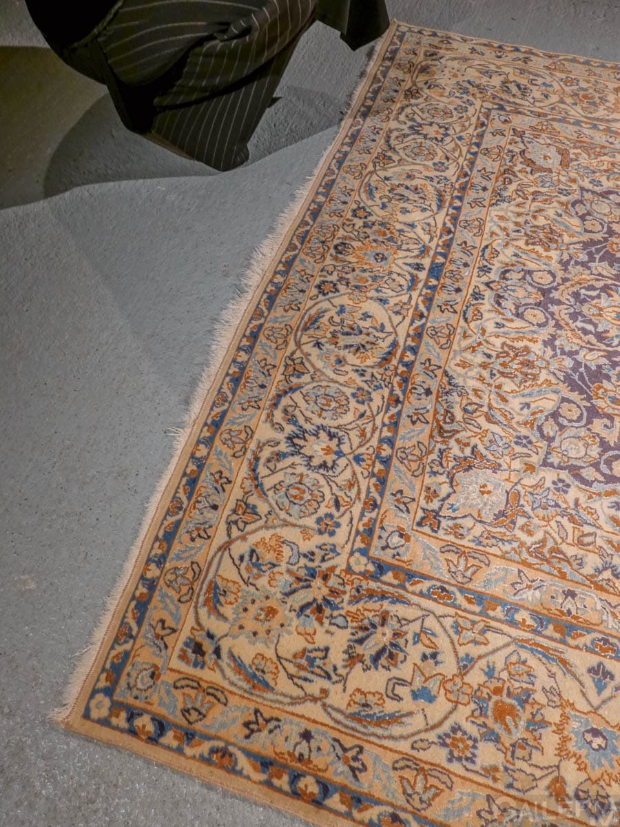 vaikuttava puoliantiikkinen 6la nain silkillä 272 x 173 cm