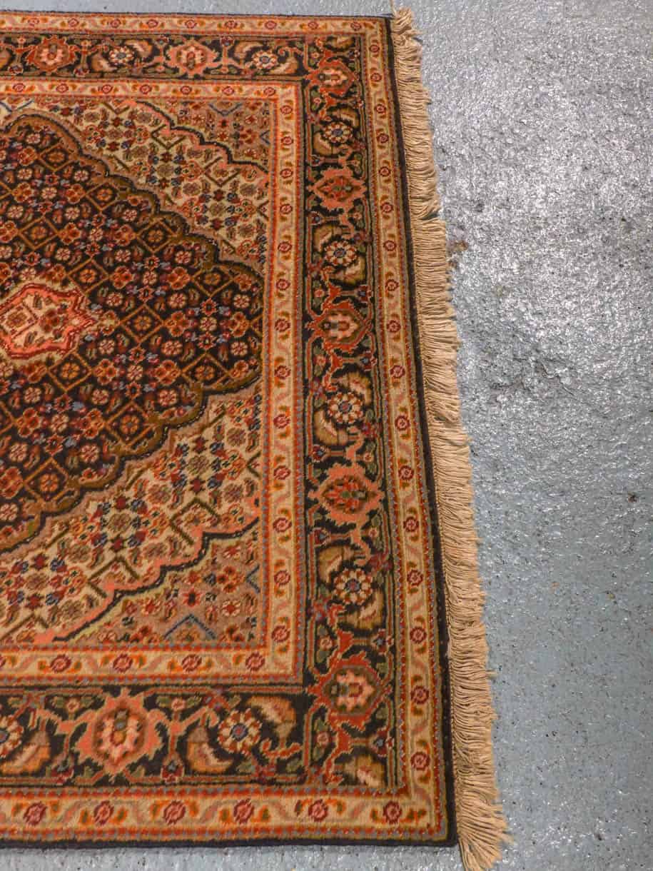tyylikäs maanläheinen tabriz 155 x 94 cm (kopio)