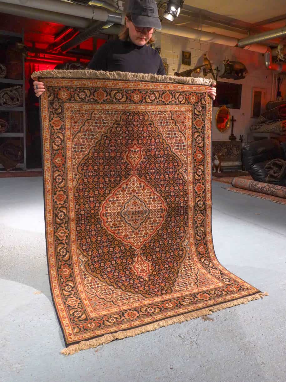 tyylikäs maanläheinen tabriz 155 x 94 cm (kopio)