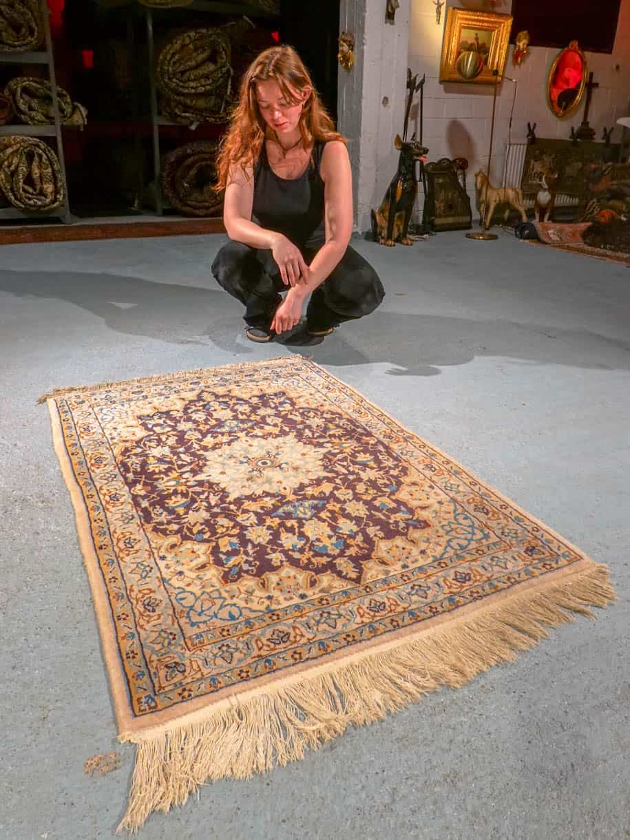 rauhallisen elegantti nain 124 x 86 cm