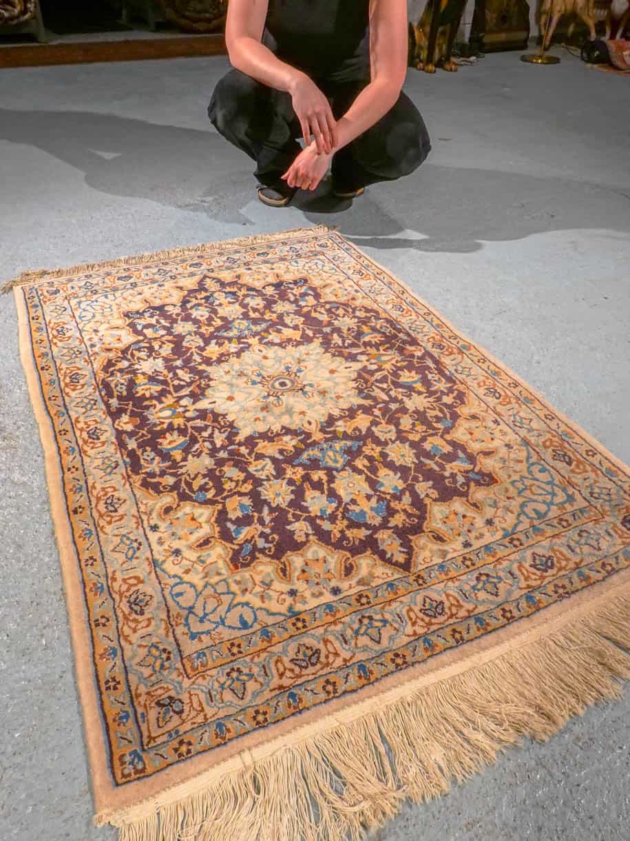 rauhallisen elegantti nain 124 x 86 cm