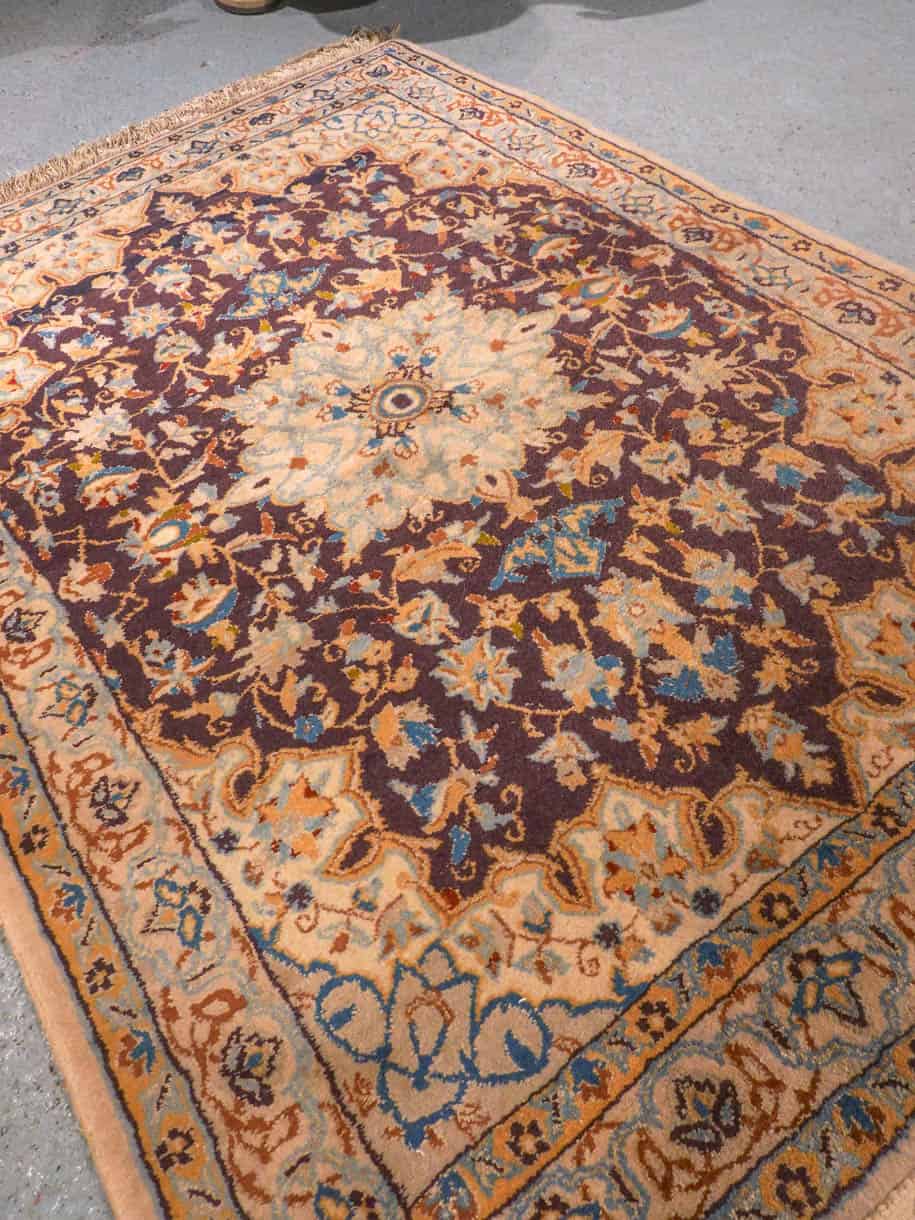 rauhallisen elegantti nain 124 x 86 cm