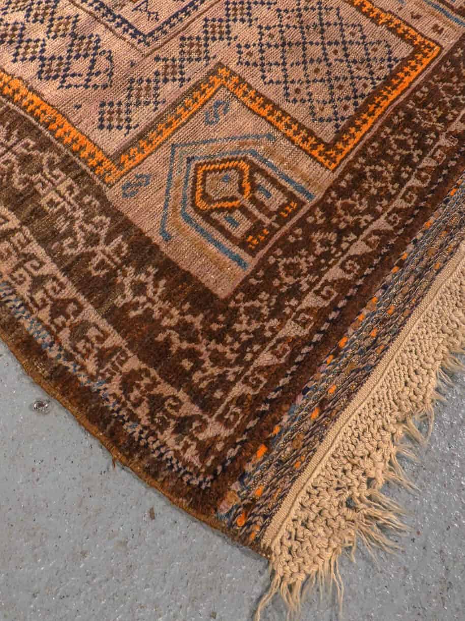 tunnelmallinen puoliantiikki balutsi 138 x 99 cm (kopio)