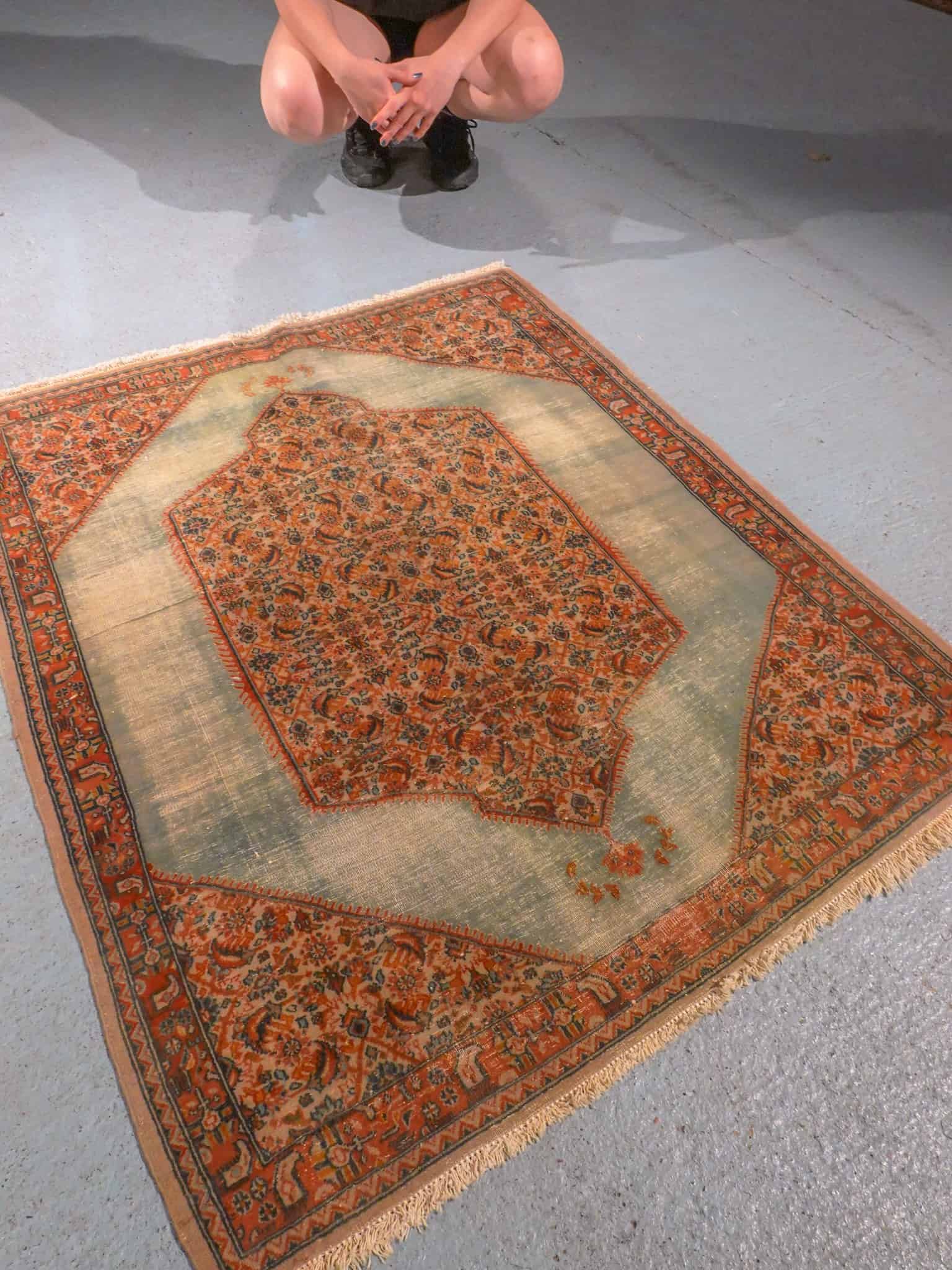 Maanläheinen käsinsolmittu Bijar-villamatto, 129 × 107 cm