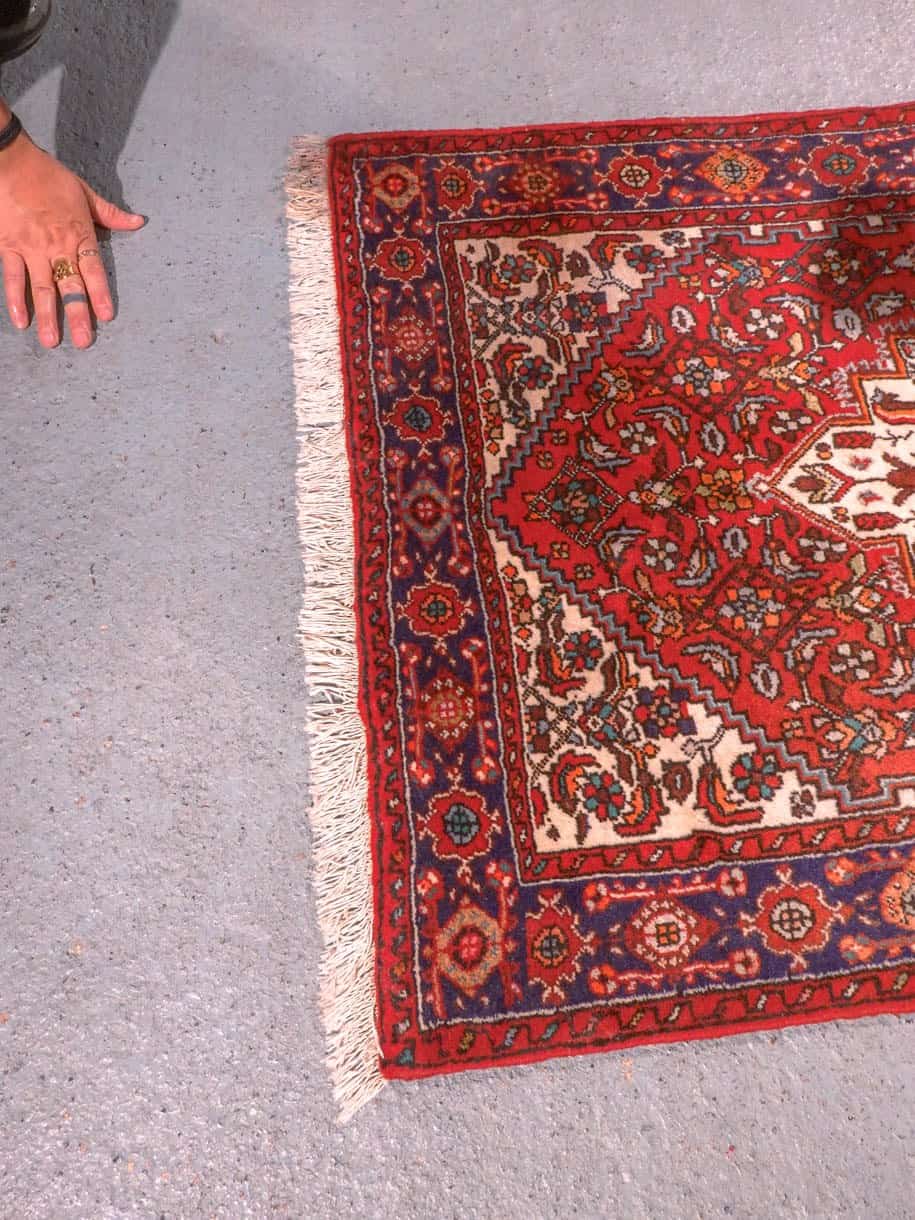 Punainen käsinsolmittu Bijar-villamatto, 130 × 81 cm