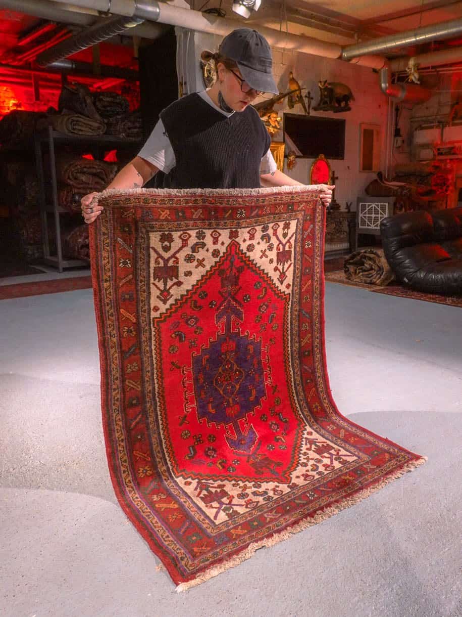 Punainen käsinsolmittu Hamadan-villamatto, 147 × 104 cm
