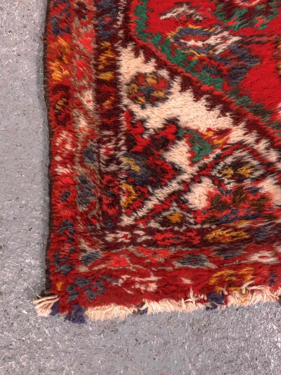 Punainen käsinsolmittu Hamadan-villamatto, 148 × 72 cm