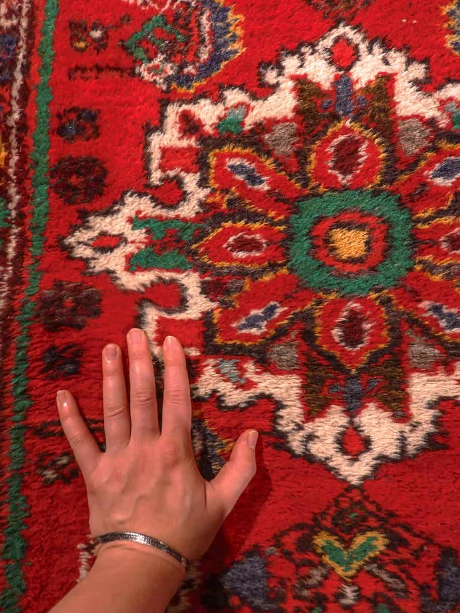 Punainen käsinsolmittu Hamadan-villamatto, 148 × 72 cm