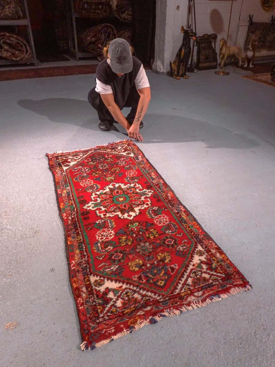 Punainen käsinsolmittu Hamadan-villamatto, 148 × 72 cm