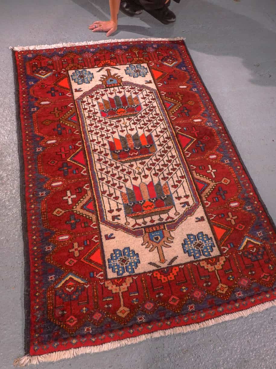 Punainen käsinsolmittu Hamadan-villamatto, 157 × 103 cm