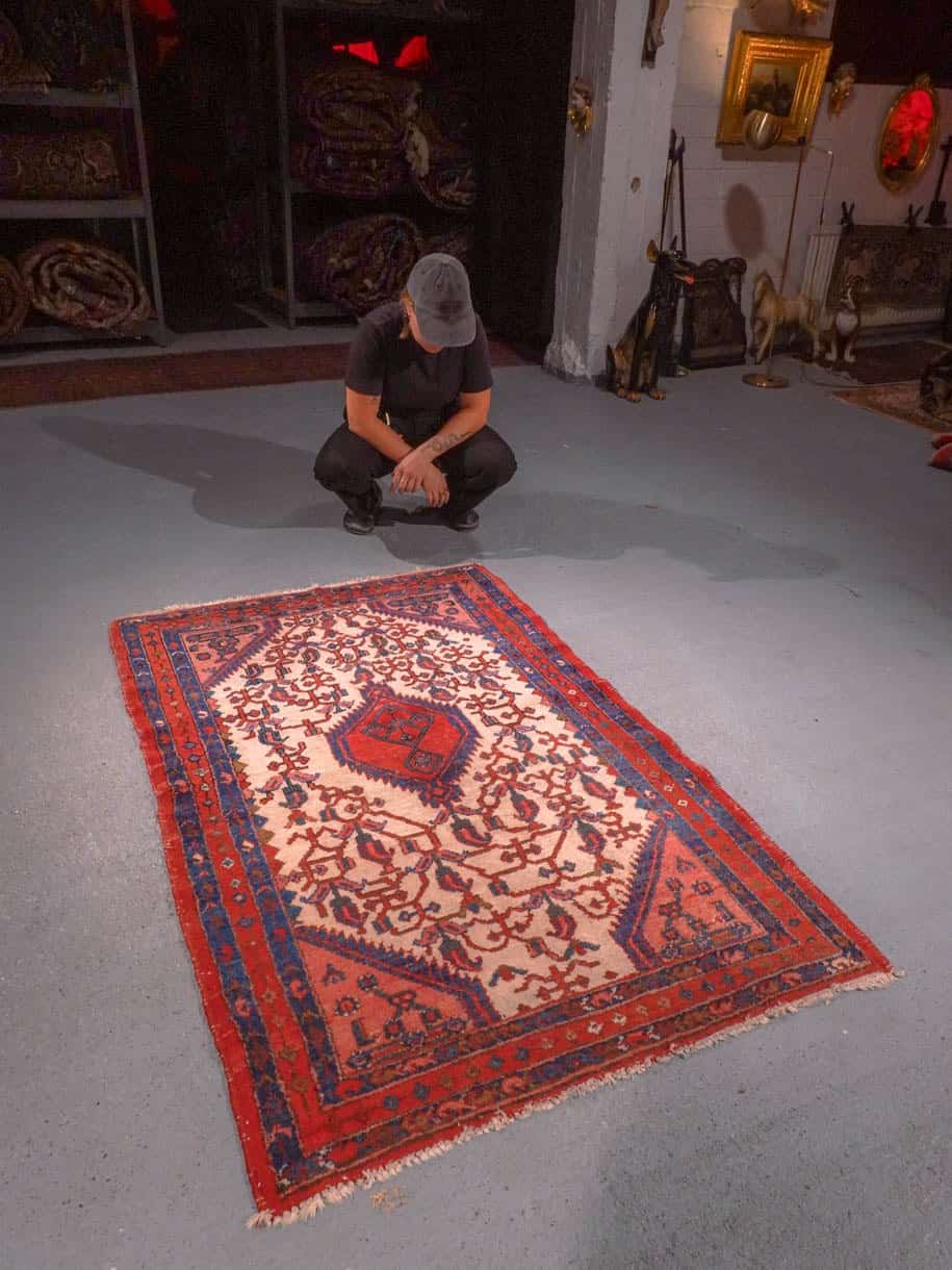 Punainen käsinsolmittu Hamadan-villamatto, 165 × 107 cm