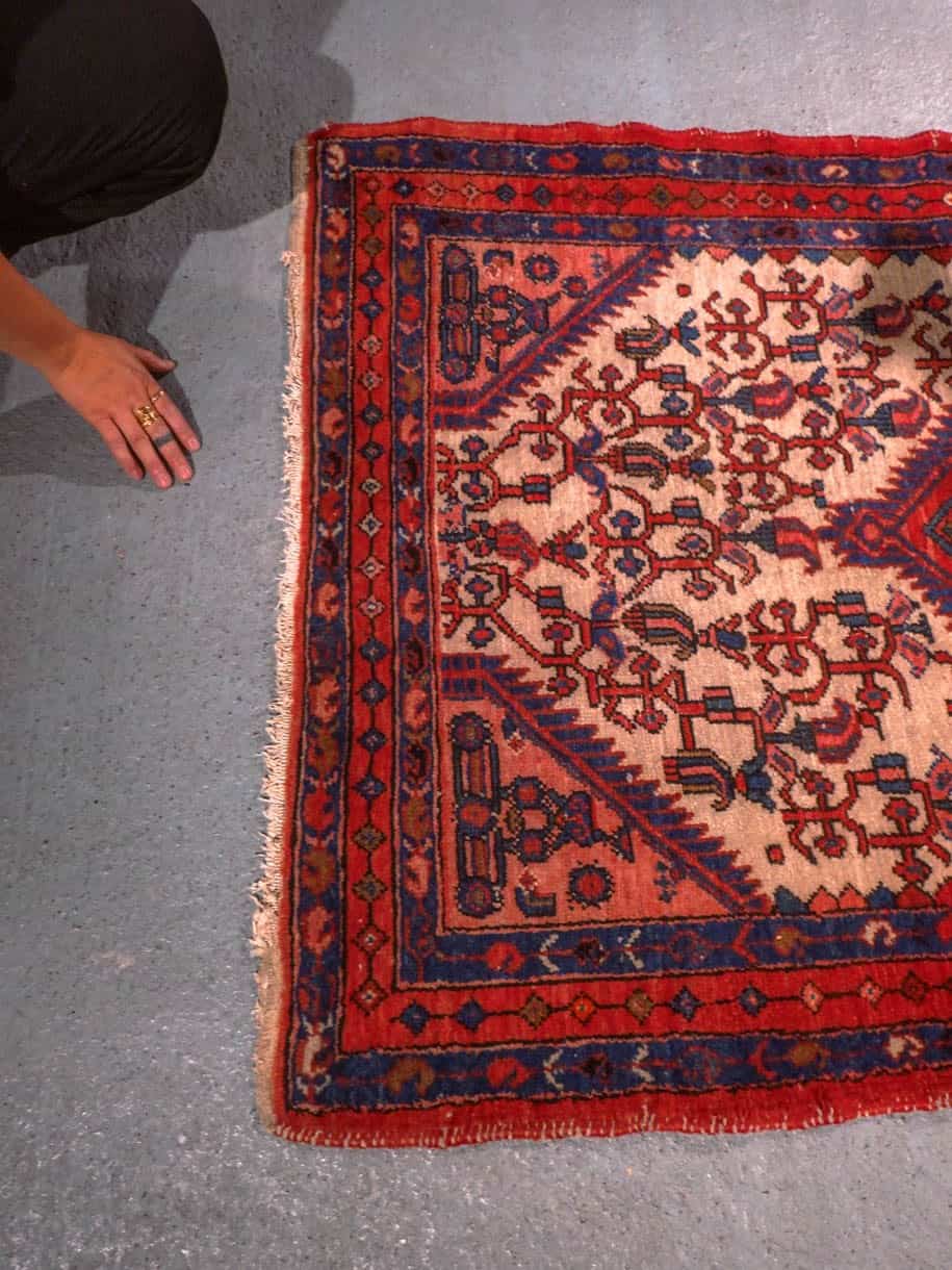 Punainen käsinsolmittu Hamadan-villamatto, 165 × 107 cm