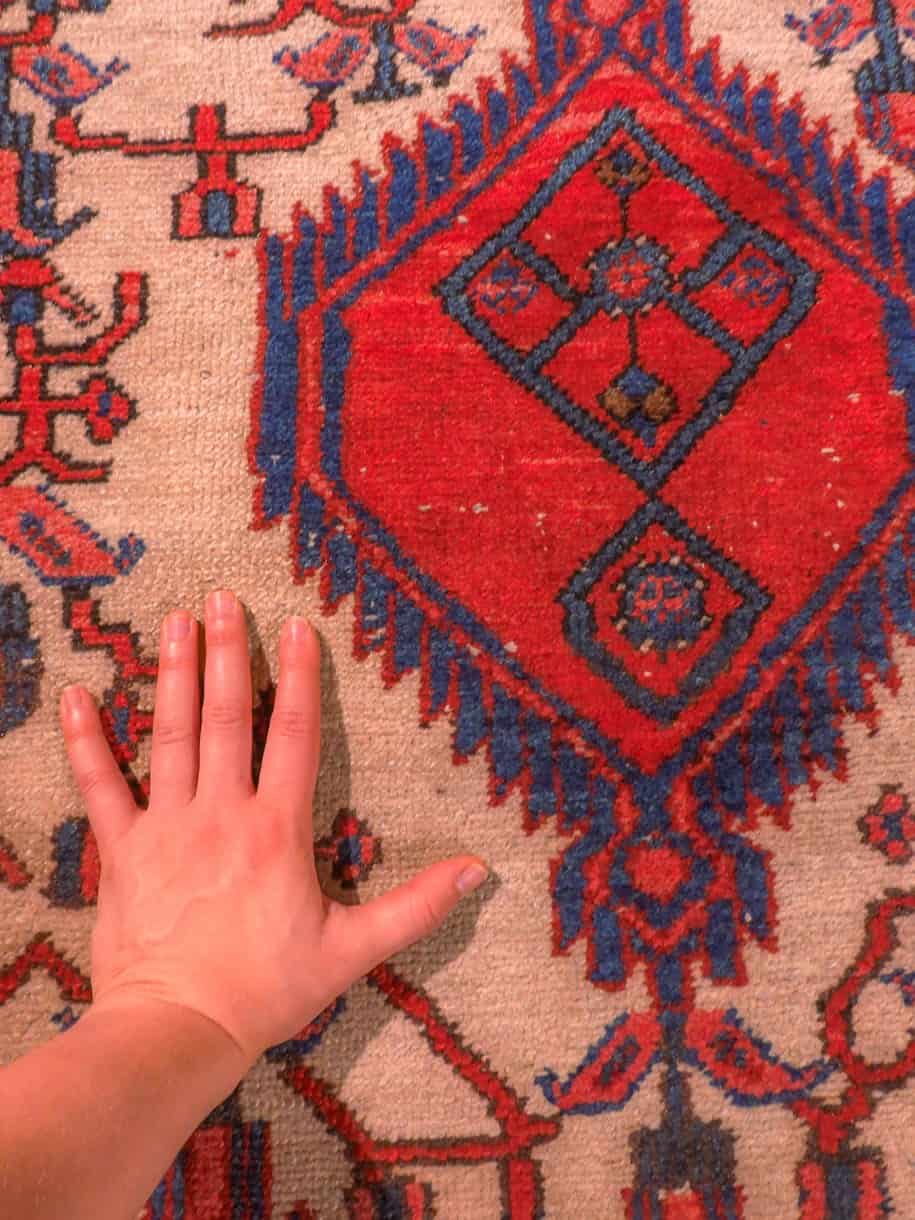 Punainen käsinsolmittu Hamadan-villamatto, 165 × 107 cm