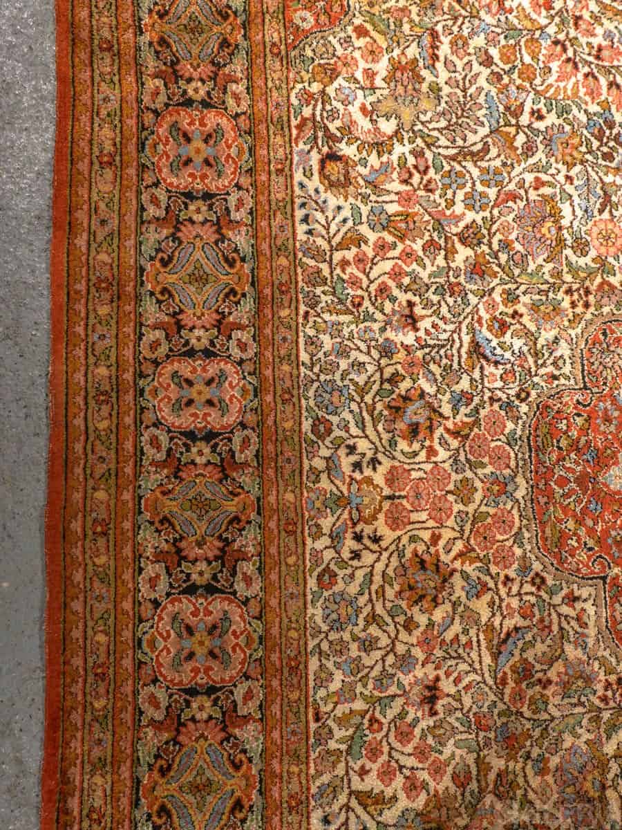 Kashmir-maton reunan yksityiskohta