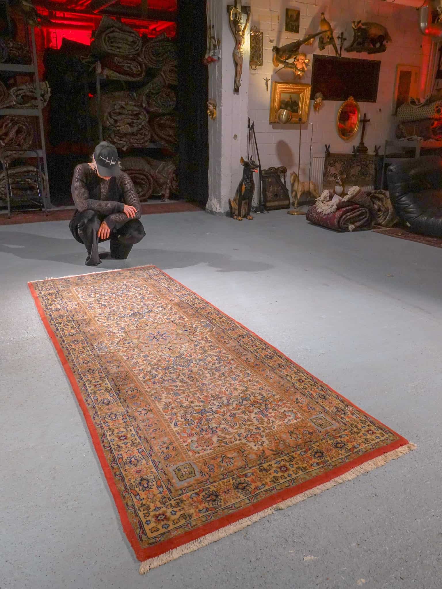 Maanläheinen käsinsolmittu Kashmir-villamatto, 240 × 95 cm