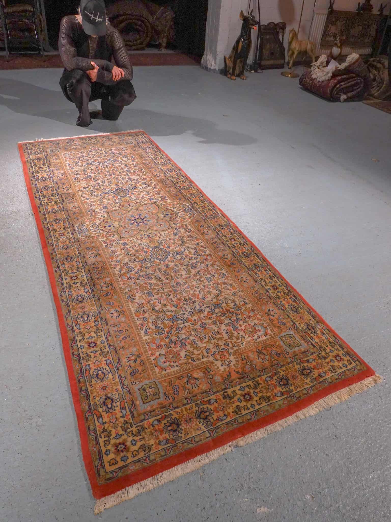 Maanläheinen käsinsolmittu Kashmir-villamatto, 240 × 95 cm