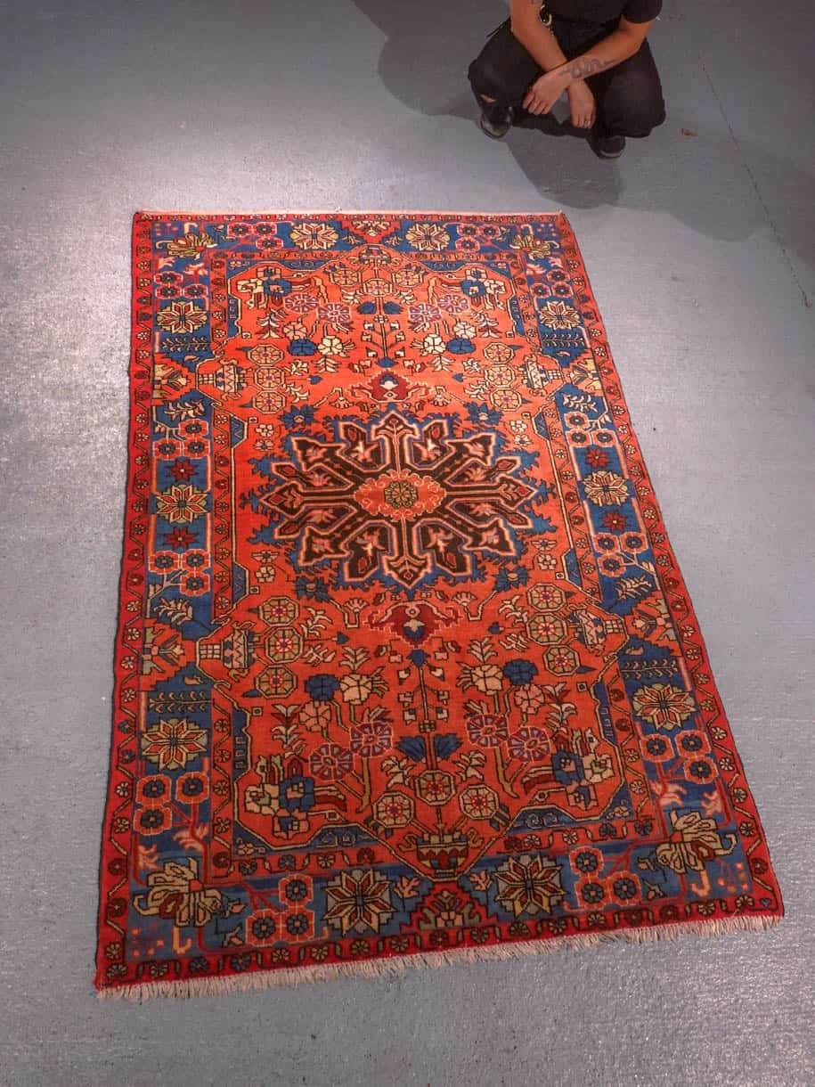 Punainen käsinsolmittu Nahavand-villamatto, 205 × 135 cm