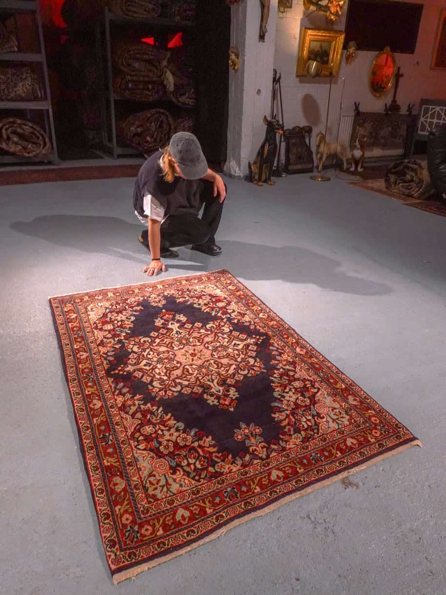 Punainen käsinsolmittu Sarouk-villamatto, 155 × 105 cm