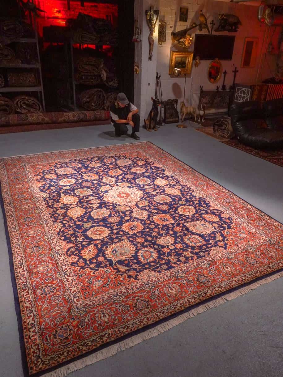Maanläheinen käsinsolmittu Sarouk-villamatto, 360 × 270 cm