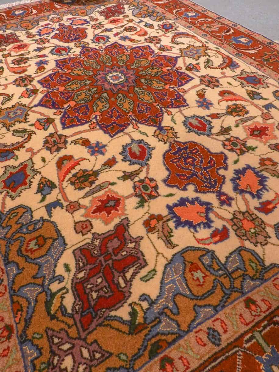 Tabriz-maton kuvioinnin yksityiskohta