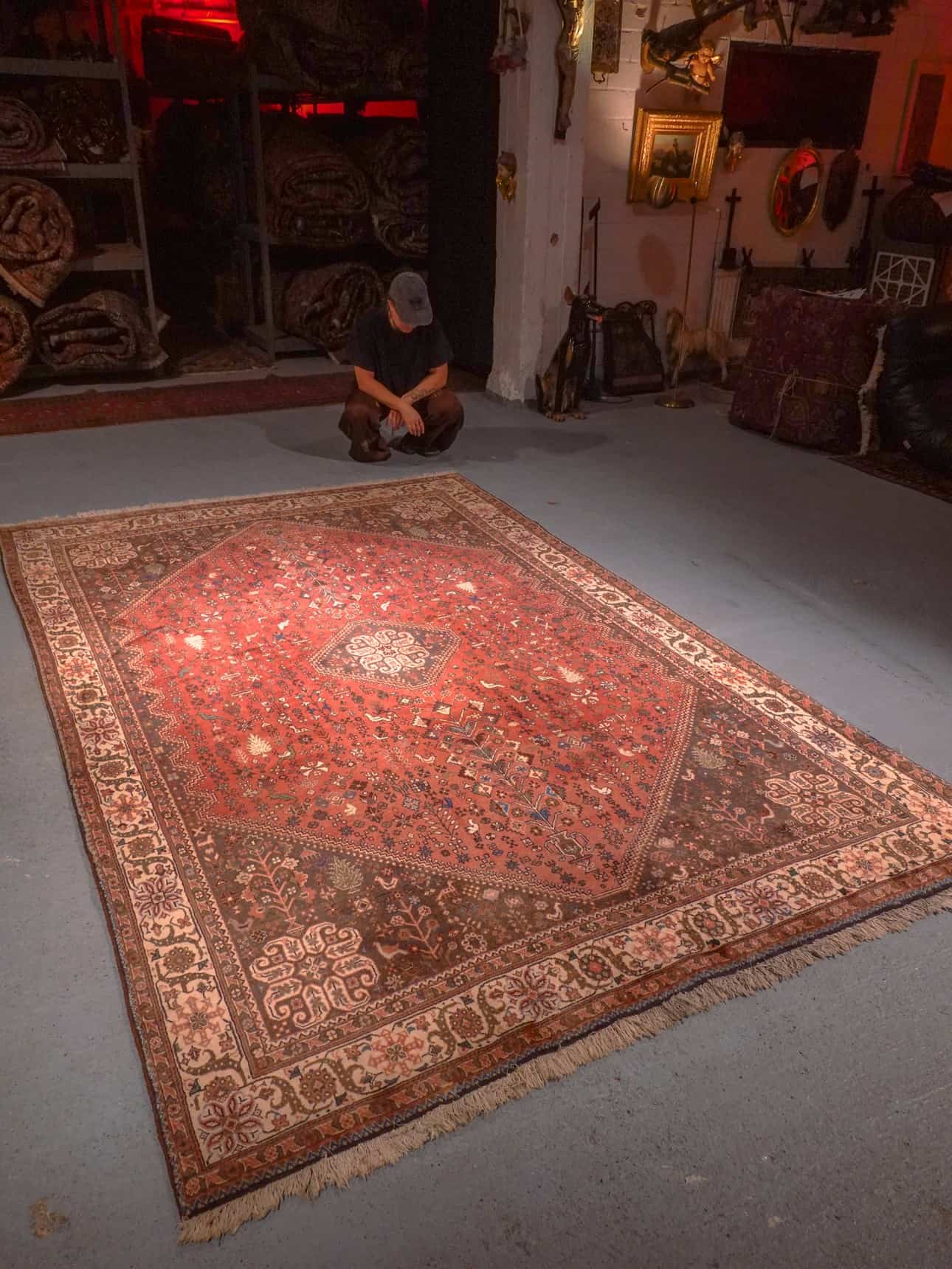 Punainen käsinsolmittu Abadeh-villamatto, 305 × 200 cm