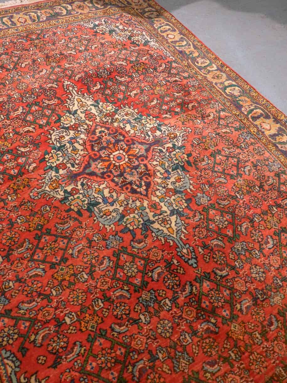 Punainen käsinsolmittu Bijar-villamatto, 160 × 108 cm