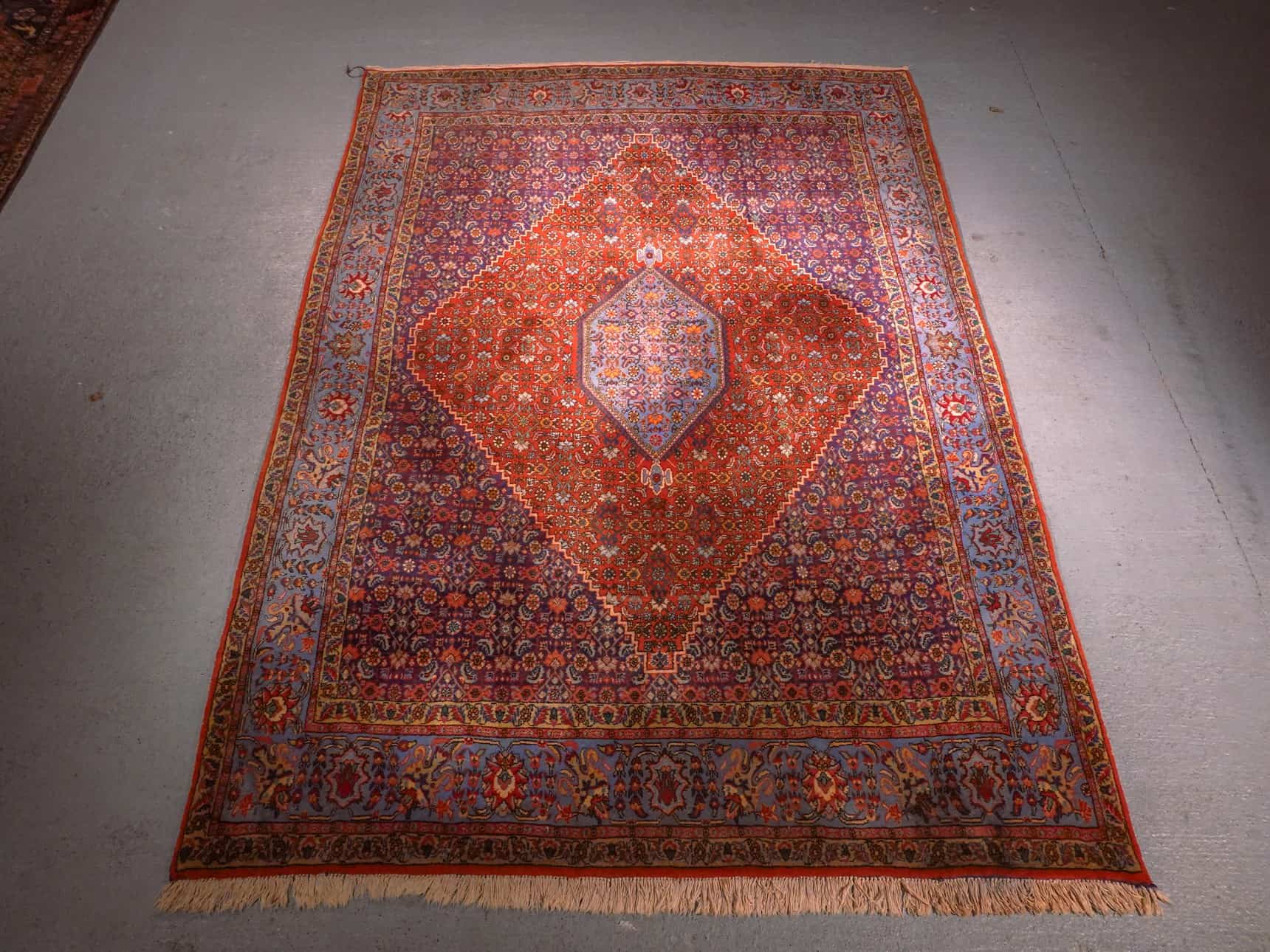 Punainen käsinsolmittu Bijar-villamatto, 305 × 212 cm