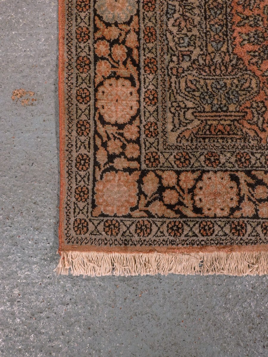 Maanläheinen käsinsolmittu Ghom-silkkimatto, 162 × 98 cm