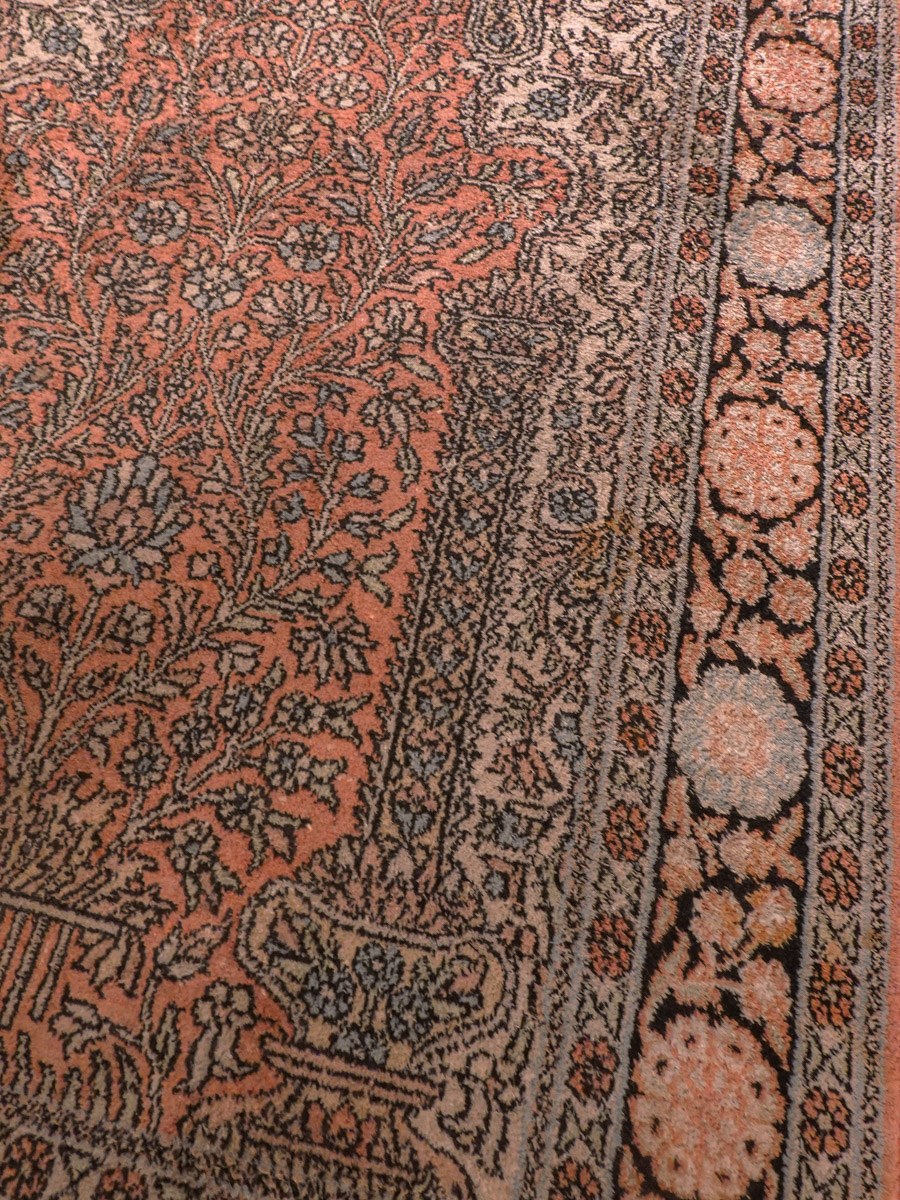 Maanläheinen käsinsolmittu Ghom-silkkimatto, 162 × 98 cm