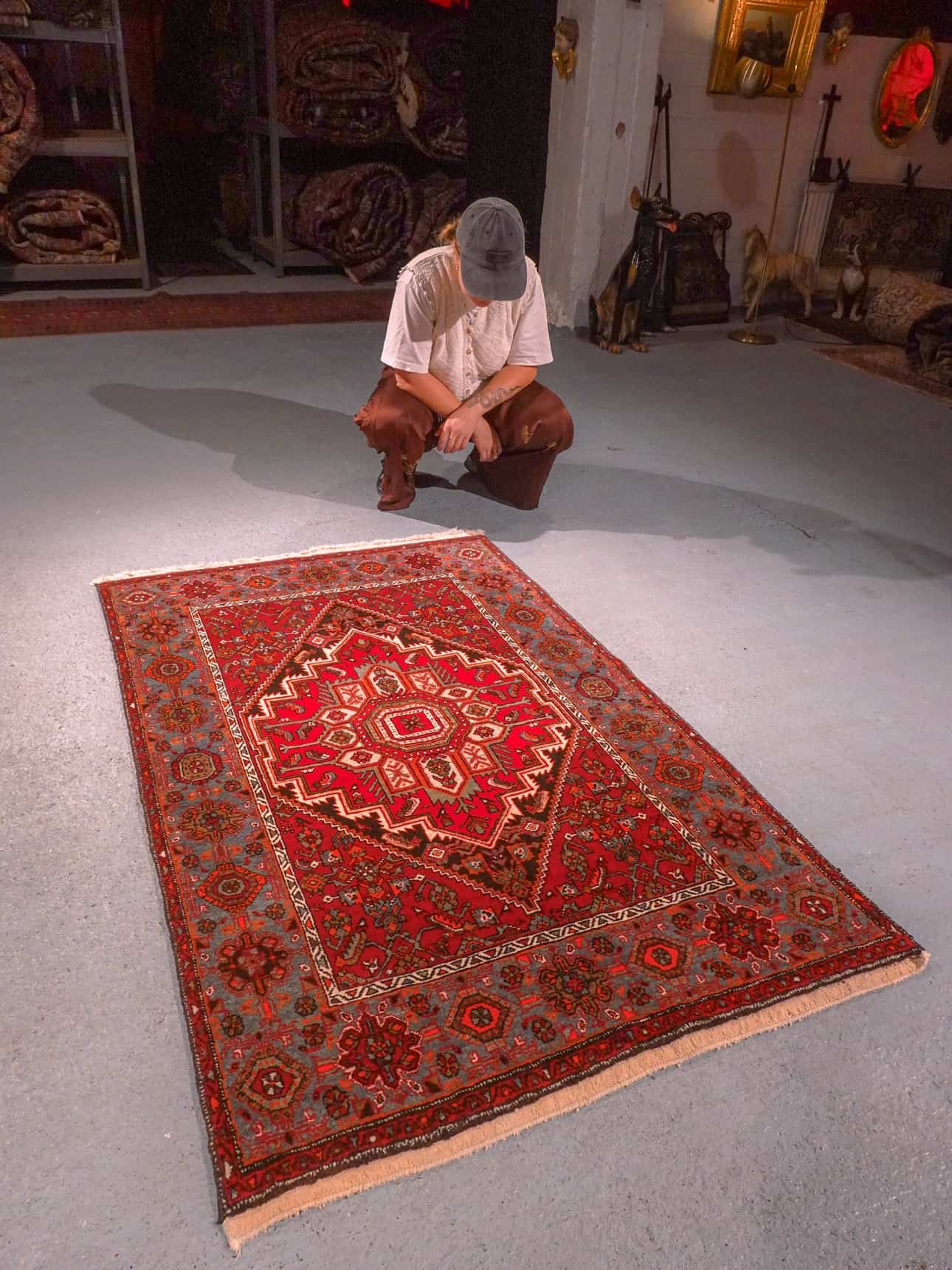 Punainen käsinsolmittu Hamadan-villamatto, 160 × 101 cm