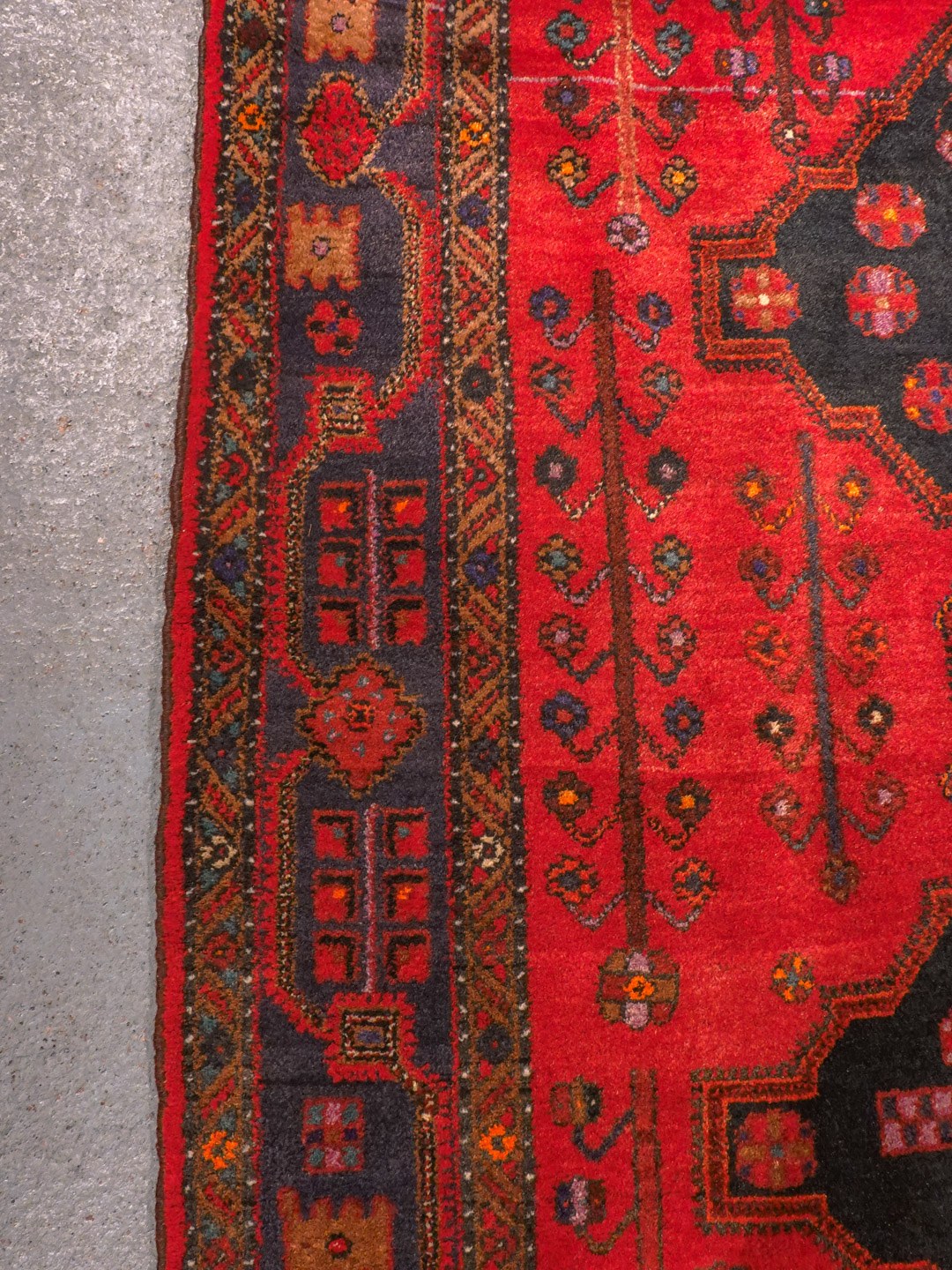 Punainen käsinsolmittu Hamadan-villamatto, 252 × 160 cm
