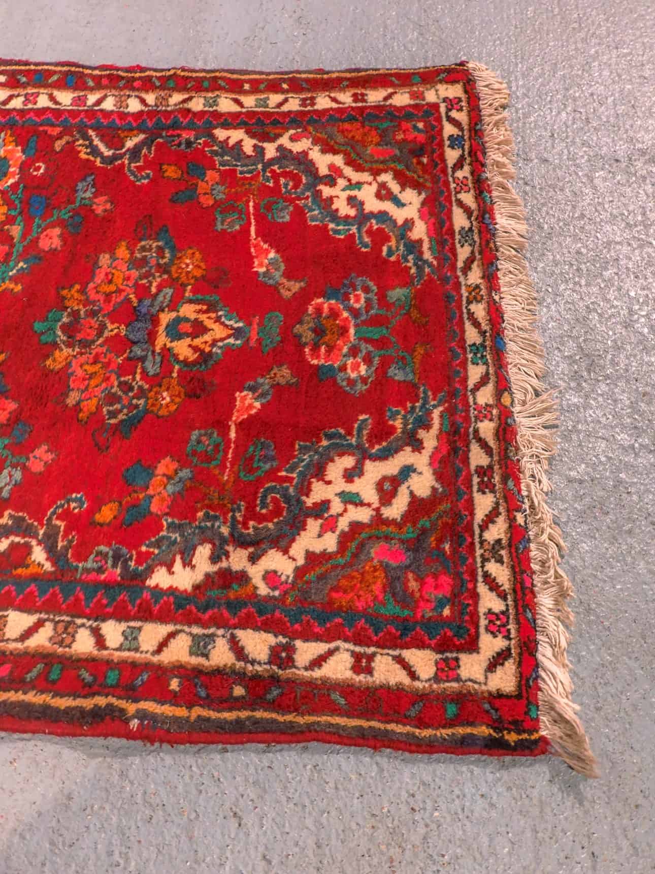 Hamadan-maton reunan yksityiskohta