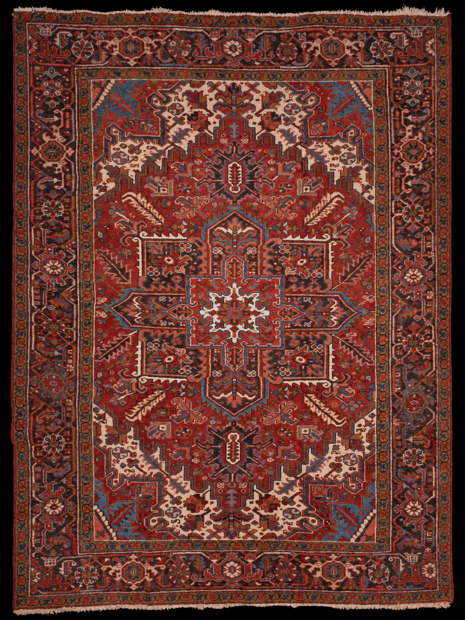 Punainen käsinsolmittu Heriz-villamatto, 276 × 225 cm