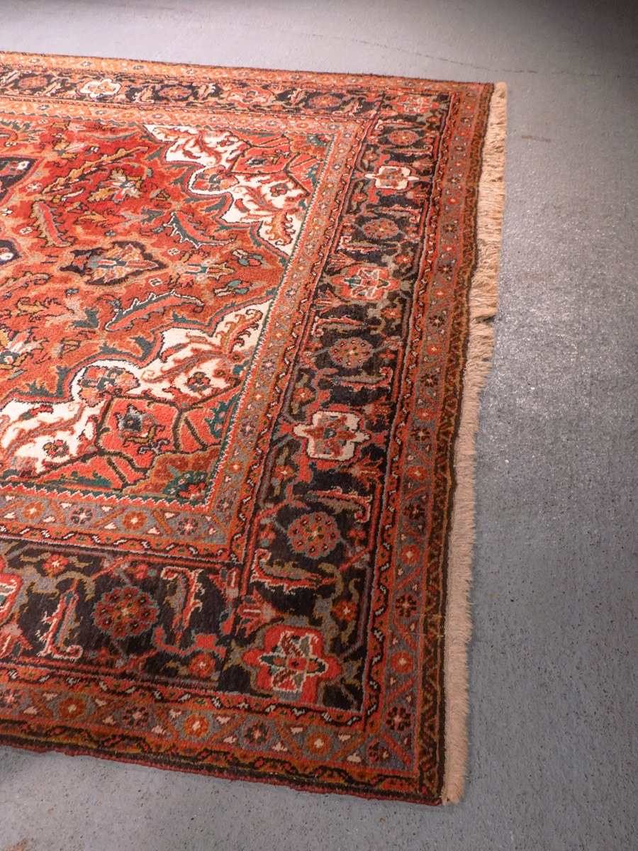 Maanläheinen käsinsolmittu Heriz-villamatto, 294 × 207 cm