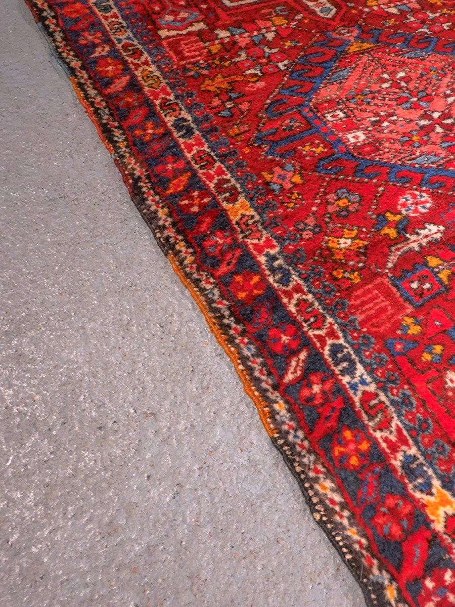 Punainen käsinsolmittu Heriz-villamatto, 362 × 100 cm