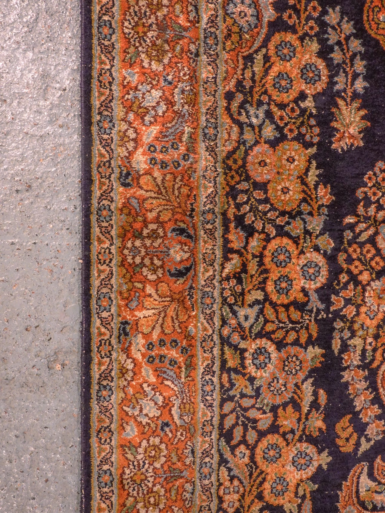 Maanläheinen käsinsolmittu Kashmir-silkkimatto, 140 × 79 cm