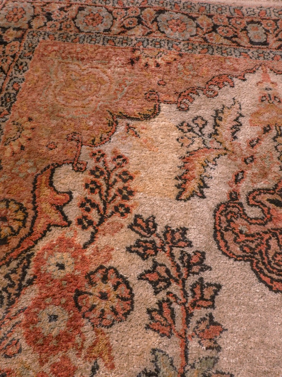 Vaalea käsinsolmittu Kashmir-silkkimatto, 164 × 96 cm