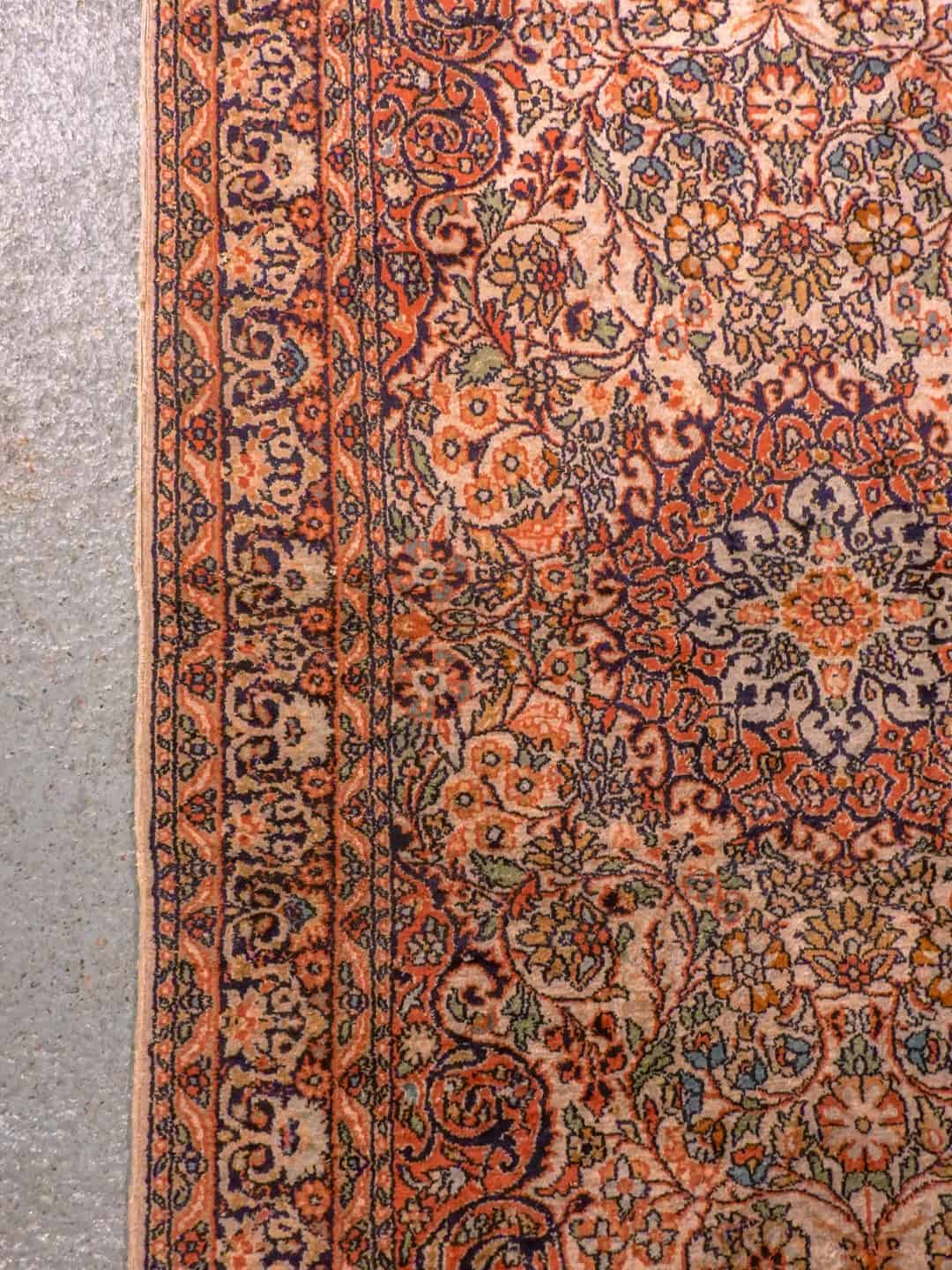 Kashmir-maton reunan yksityiskohta
