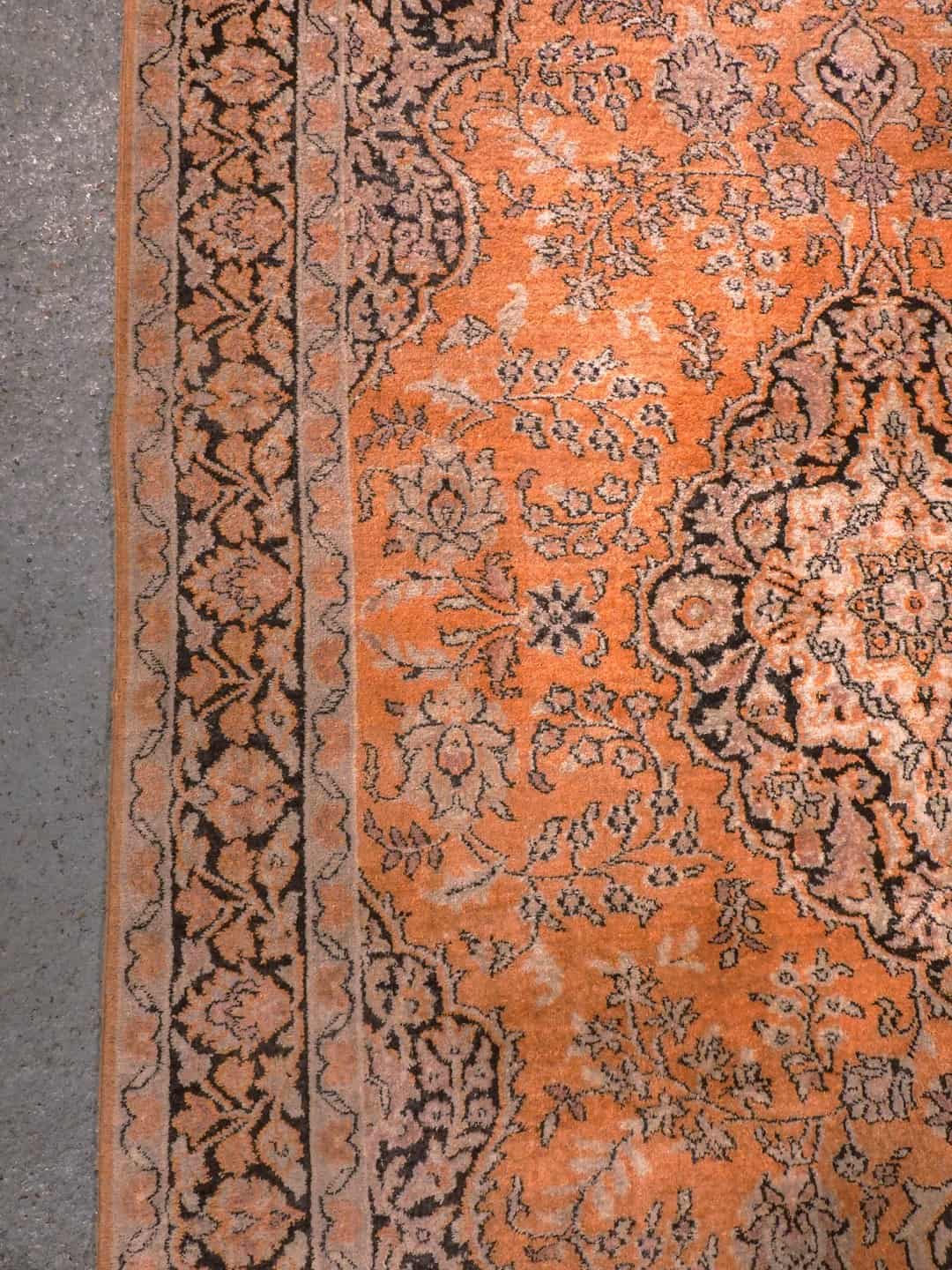 Maanläheinen käsinsolmittu Kashmir-villamatto, 186 × 122 cm