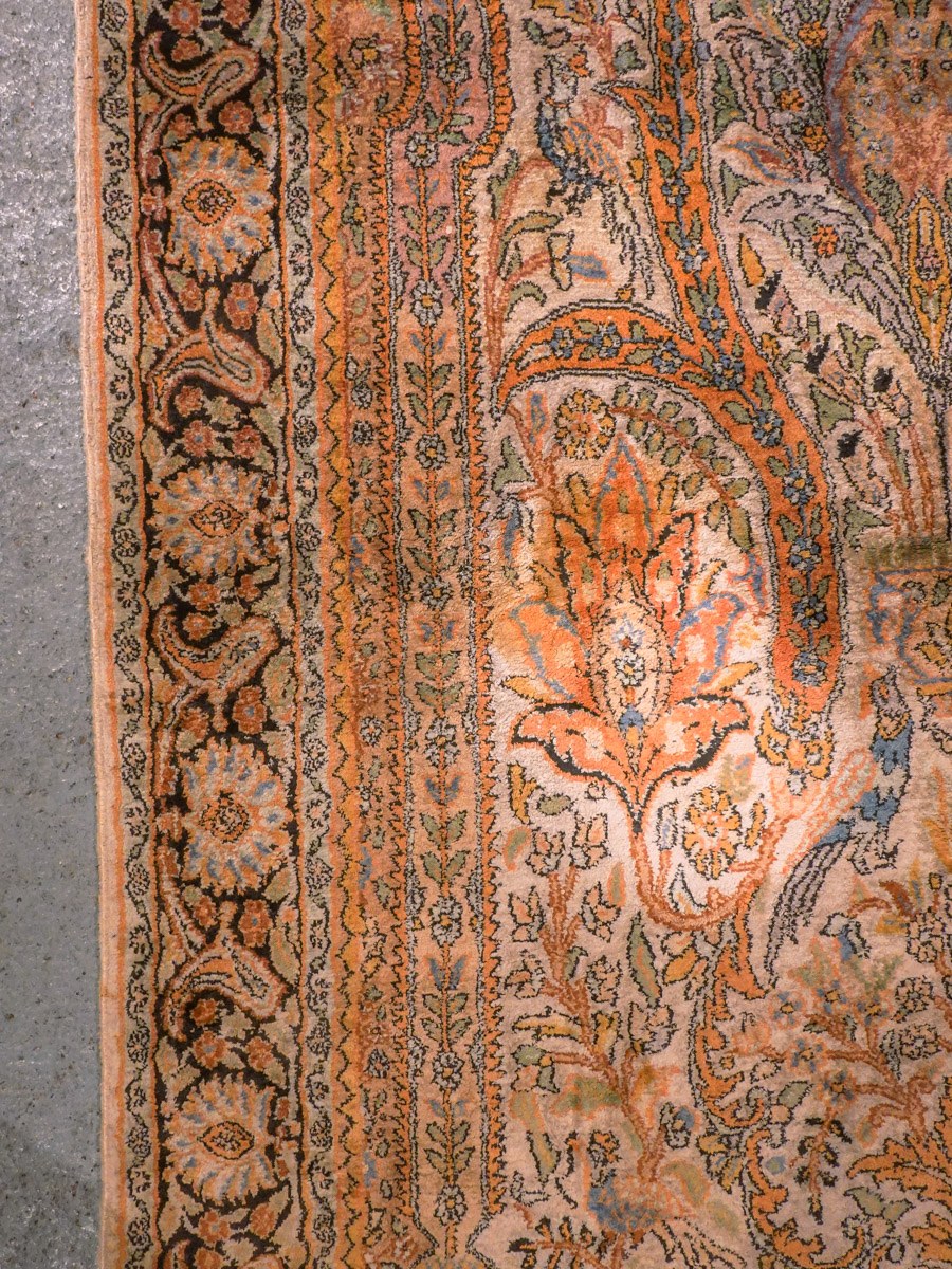 Vaalea käsinsolmittu Kashmir-silkkimatto, 190 × 120 cm