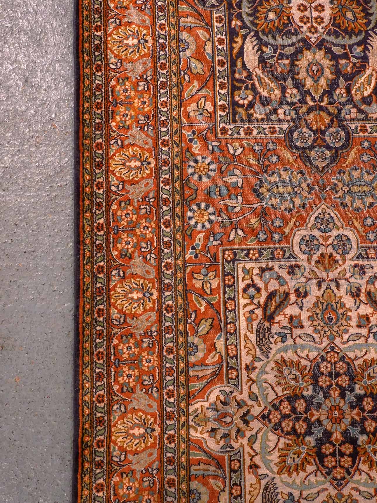 Maanläheinen käsinsolmittu Kashmir-silkkimatto, 330 × 83 cm