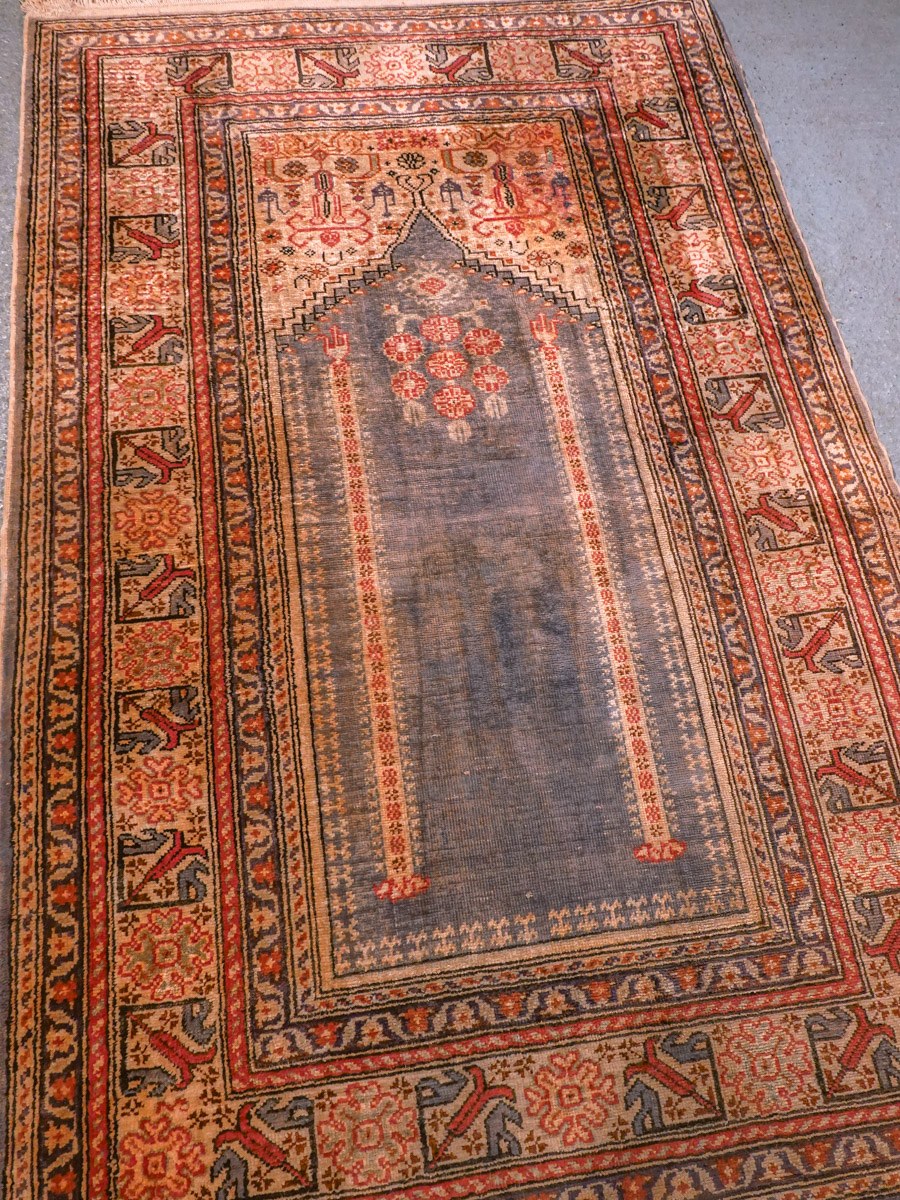 Vaalea käsinsolmittu Kayseri-villamatto, 140 × 90 cm