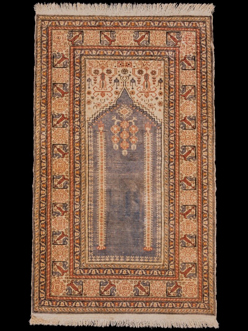 Vaalea käsinsolmittu Kayseri-villamatto, 140 × 90 cm