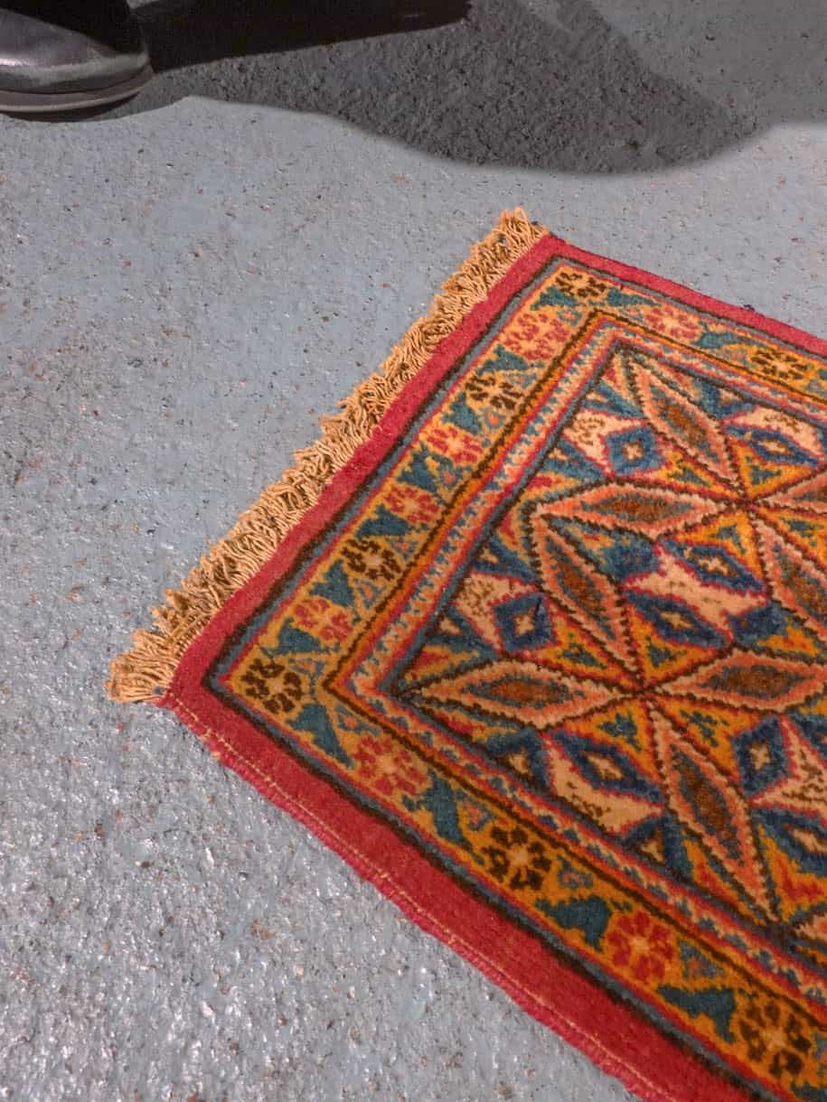Punainen käsinsolmittu Keshan-villamatto, 170 × 33 cm
