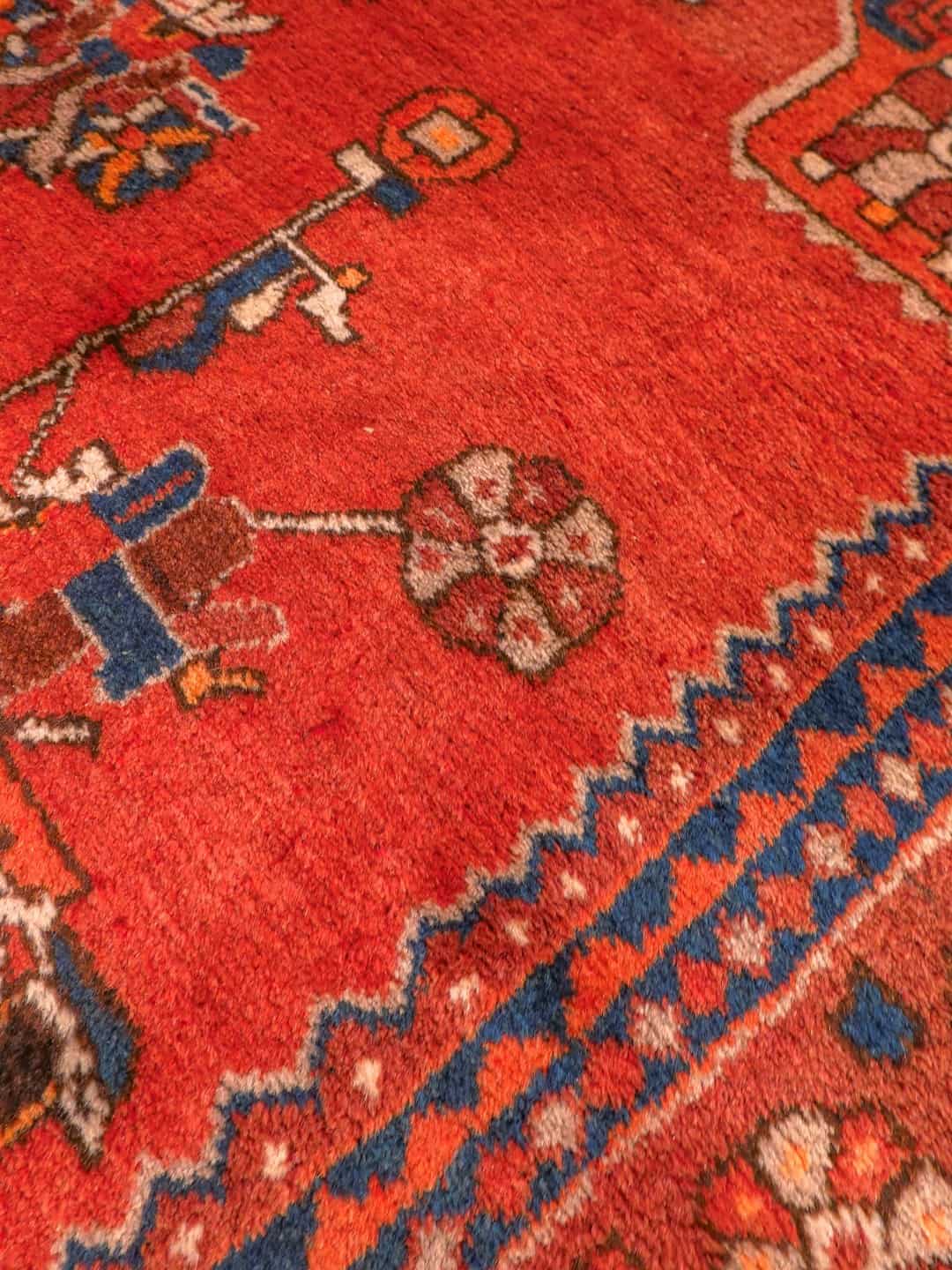 Punainen käsinsolmittu Malayer-villamatto, 260 × 131 cm