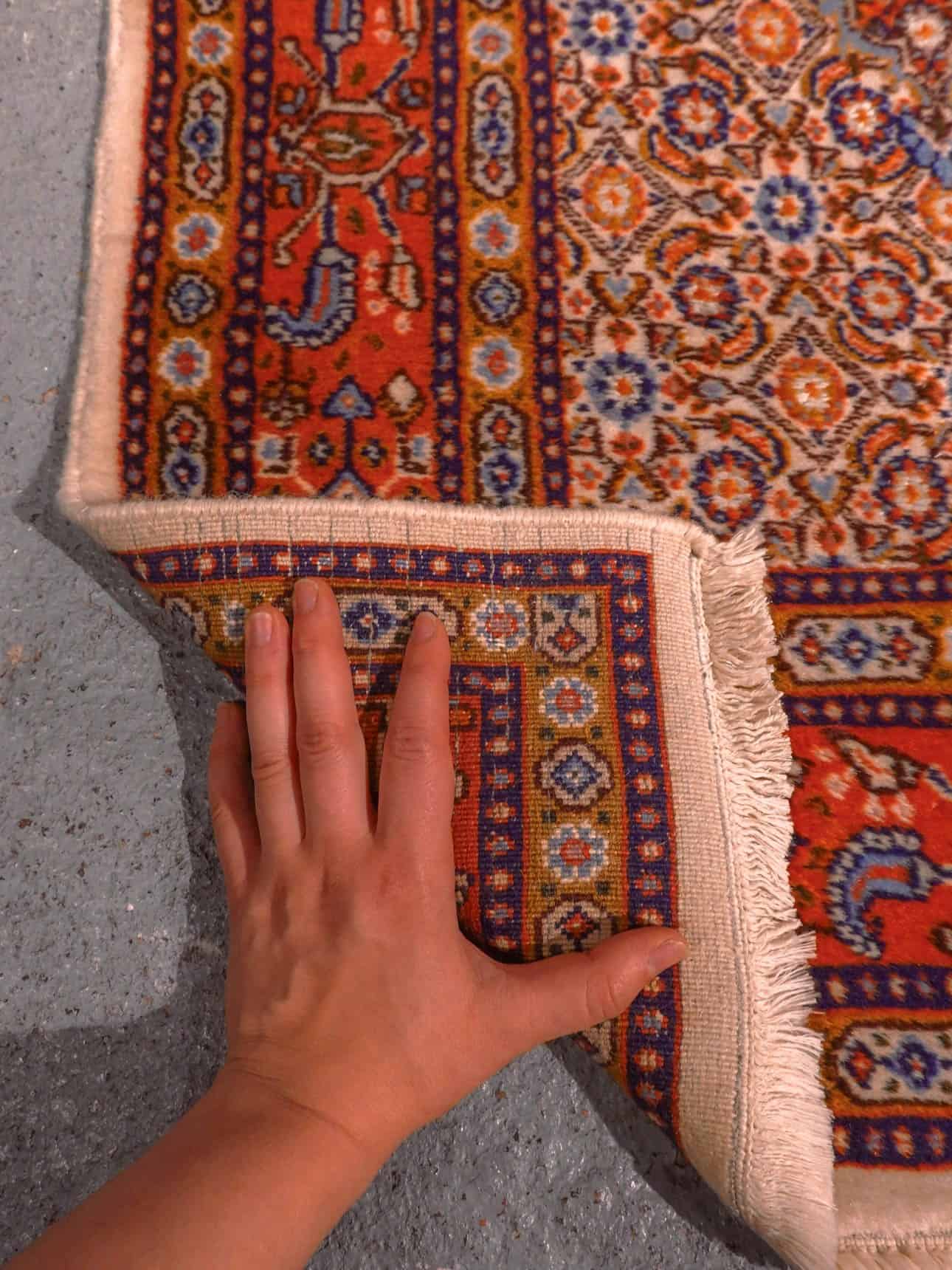 Maanläheinen käsinsolmittu Moud-villamatto, 354 × 70 cm