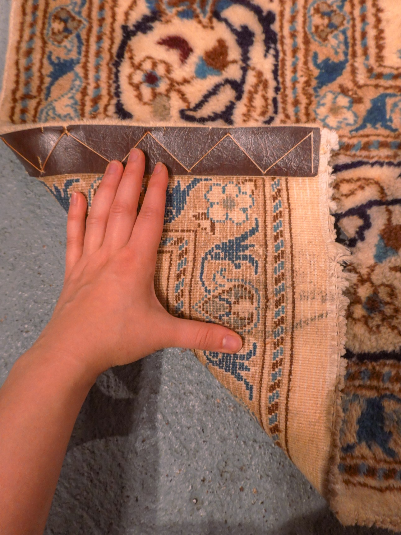 Vaalea käsinsolmittu Nain-villamatto, 300 × 245 cm